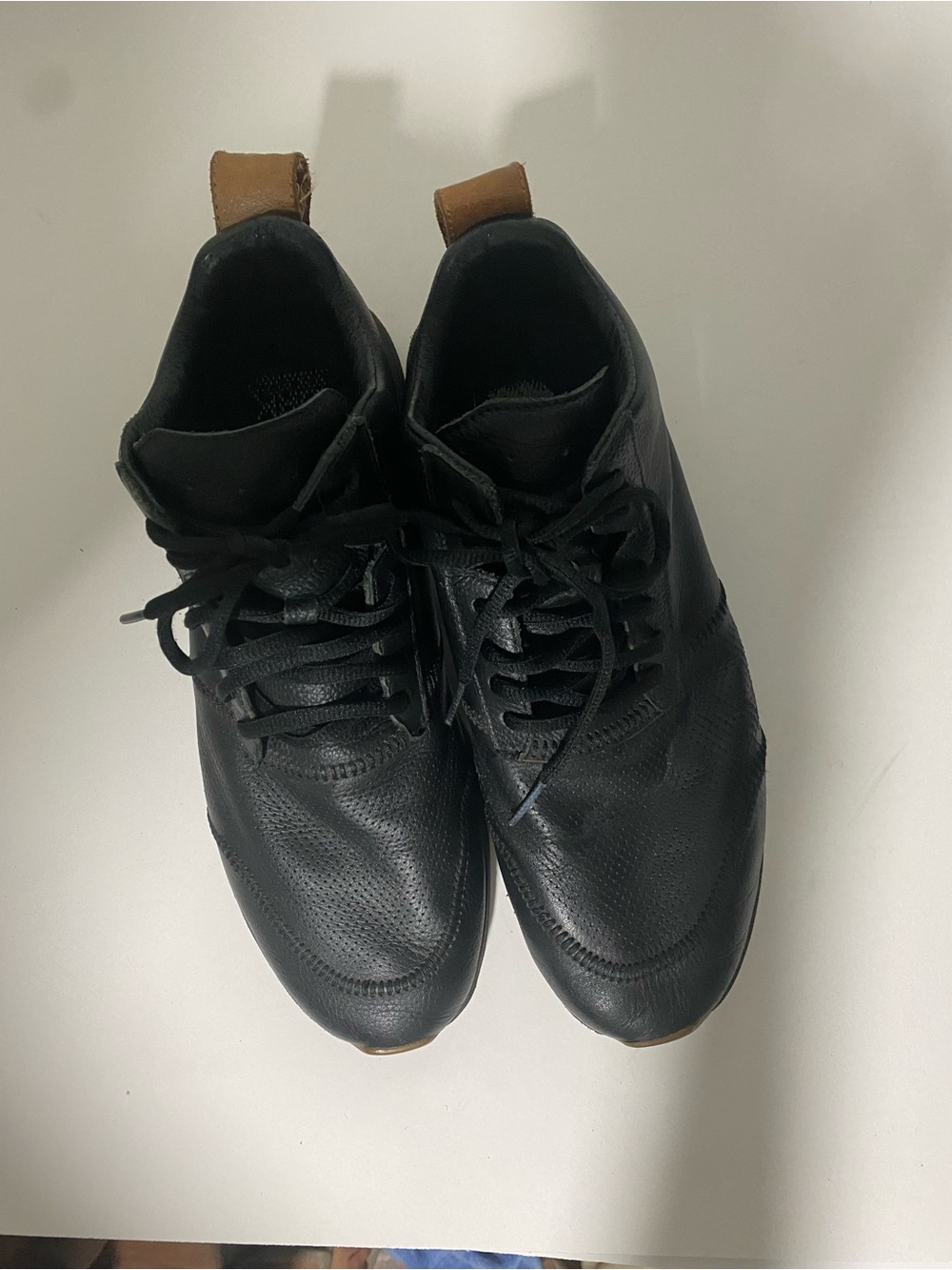 York Men's Black Leather Lace-Up ( seam tore on left shoe see photo)
